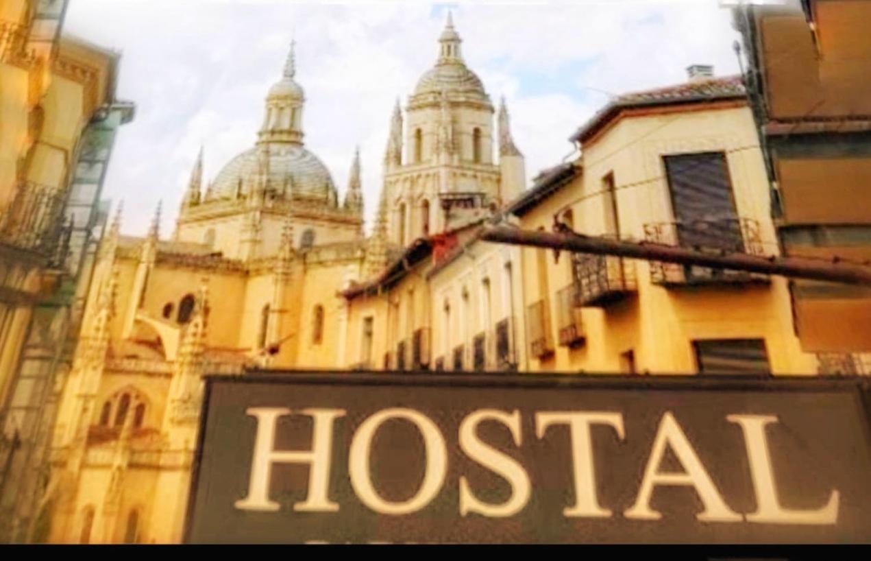 Hostal Plaza Segóvia Exterior foto